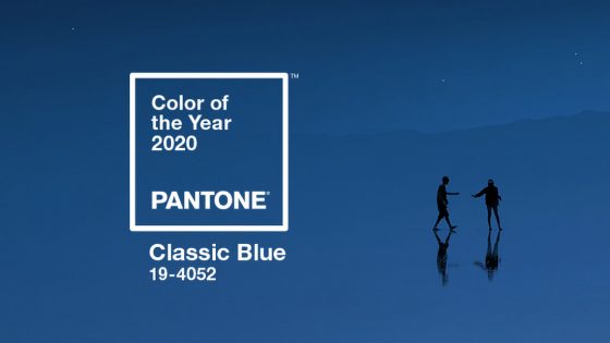 2020 színe a CLASSIC BLUE